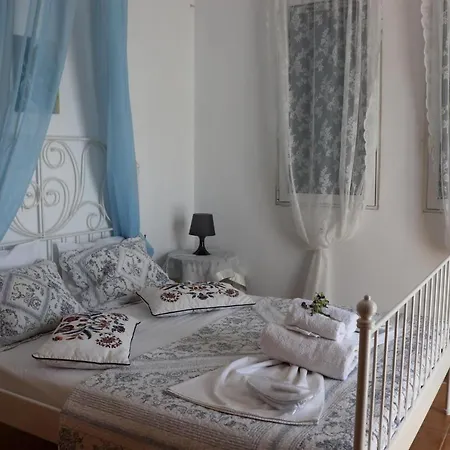 White Houses 4 Holiday home *